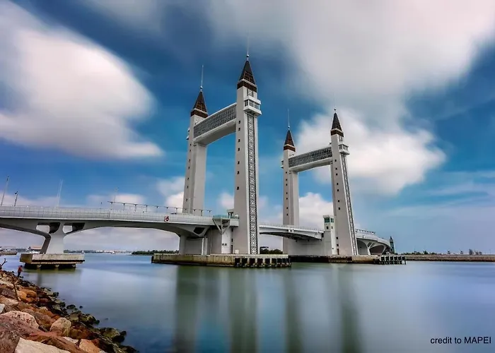 Kira Drawbridge Homestay With Pool Wifi Netflix Near Ktcc Mall